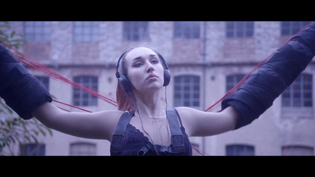 Foto_Ali_Performance3