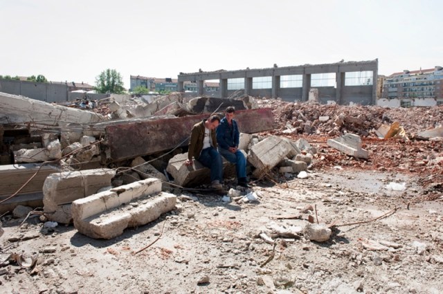 La fabbrica è piena 01